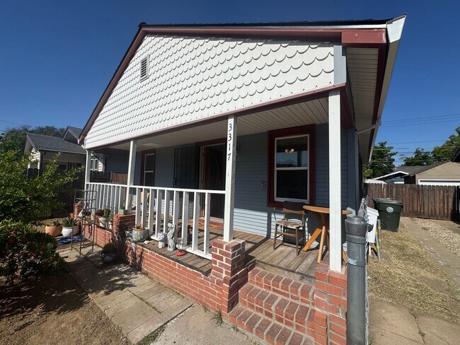 Foto del edificio - 2 bedroom | 1 bathroom | Single family in ...