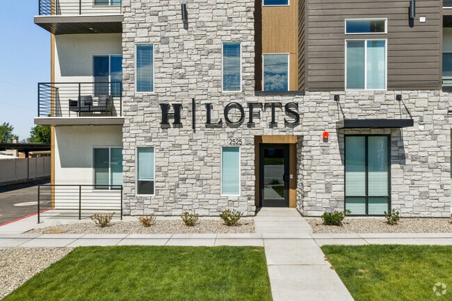 Building Entrance - H Lofts