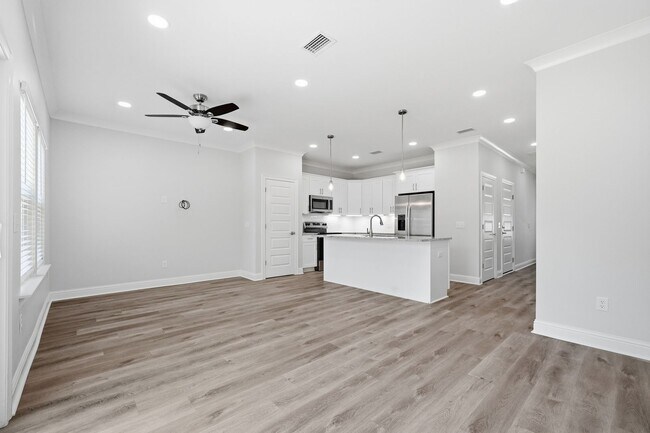 Foto del edificio - NEW Construction, be the FIRST to occupy this beautiful townhouse in Fort Walton Beach!