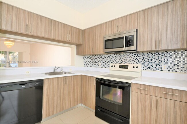 Foto del edificio - 69 Simonton Cir