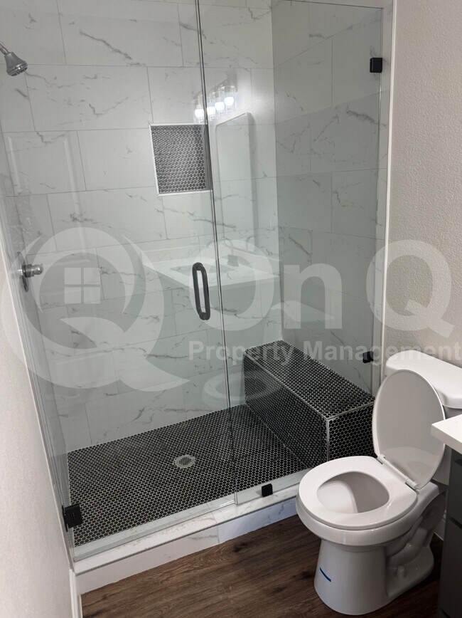 Foto del edificio - 8003 W Elizabeth Ln