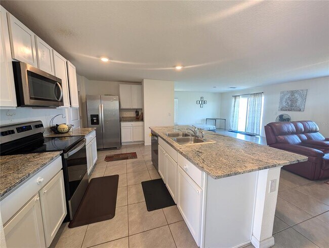 Building Photo - 16546 Mosaic Oar Dr