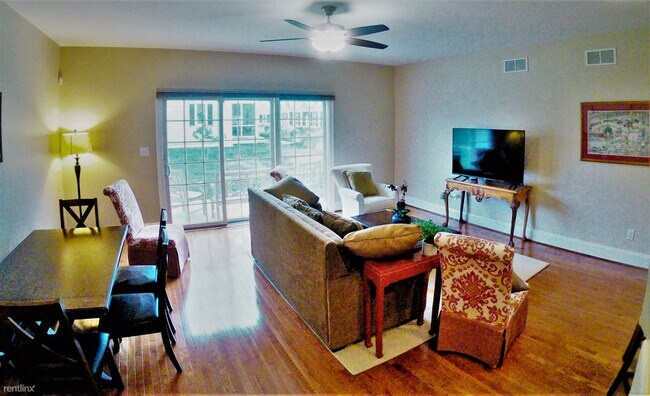 Building Photo - 3 br, 3.5 bath Condo - 18833 Bethpage Drive