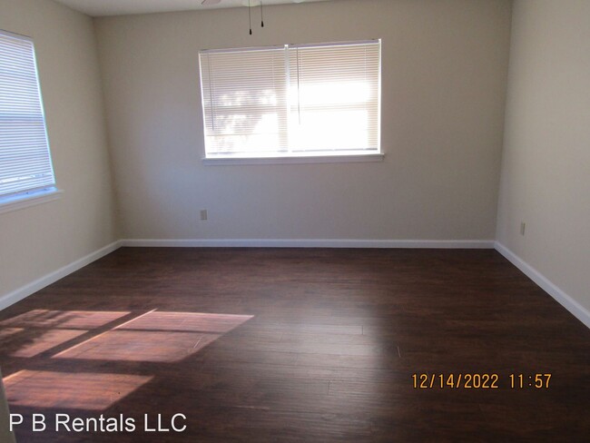Building Photo - 3 br, 2 bath House - 5916 NW Briarwood Ave.