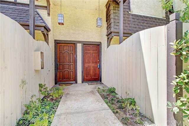 Foto del edificio - 881 W Huntington Dr