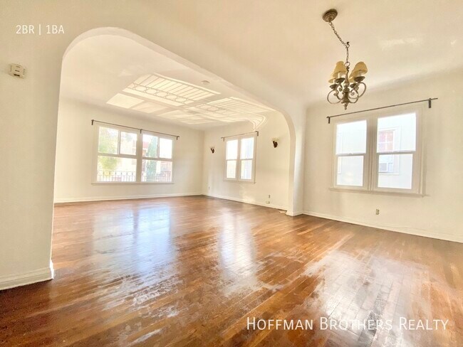 Building Photo - 524 1/2 Heliotrope -A