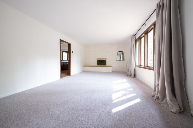 Foto del edificio - 4517 W 113th St