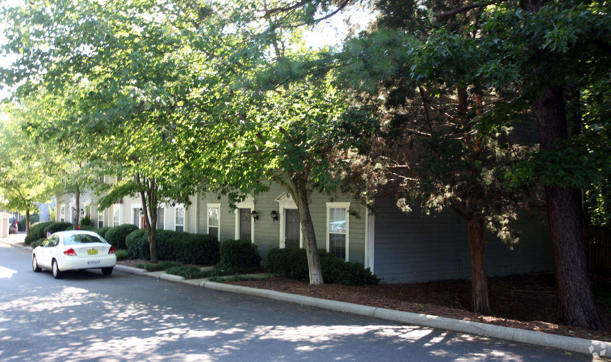 Building Photo - Whitehurst Townhomes