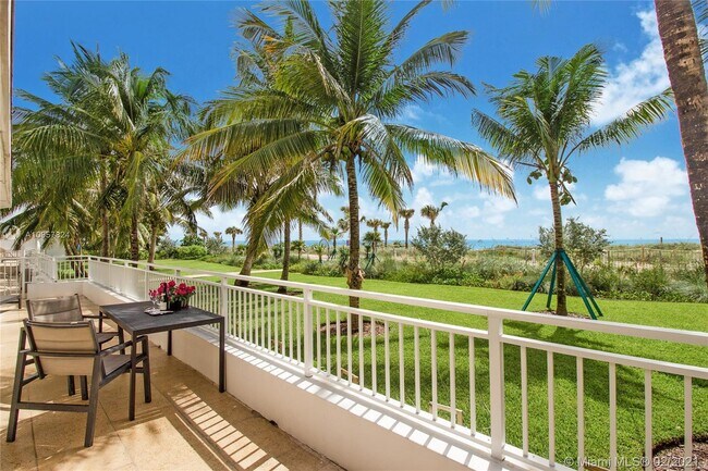 Building Photo - 4925 Collins Ave