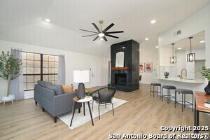 Foto del edificio - 940 Hedgestone Dr