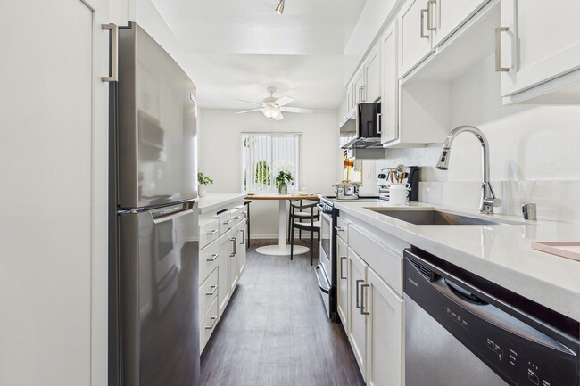 Building Photo - The Montecito