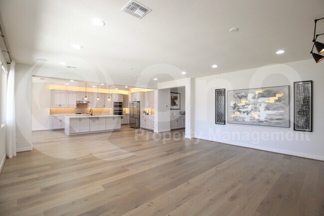 Foto del edificio - 14109 W Crabapple Dr