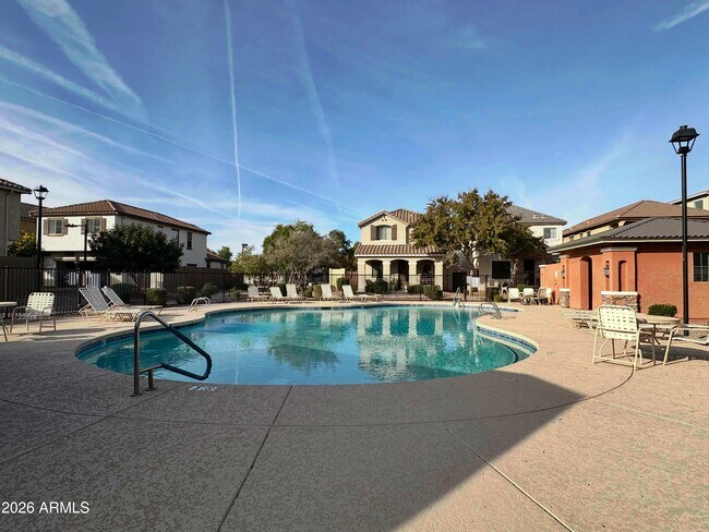 Foto del edificio - 1727 E Joseph Way