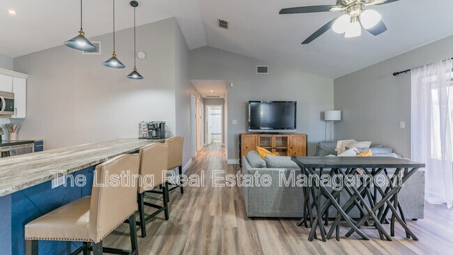 Foto del edificio - 766 91st Ave N