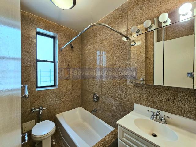 Building Photo - 1 bedroom in New York NY 10040