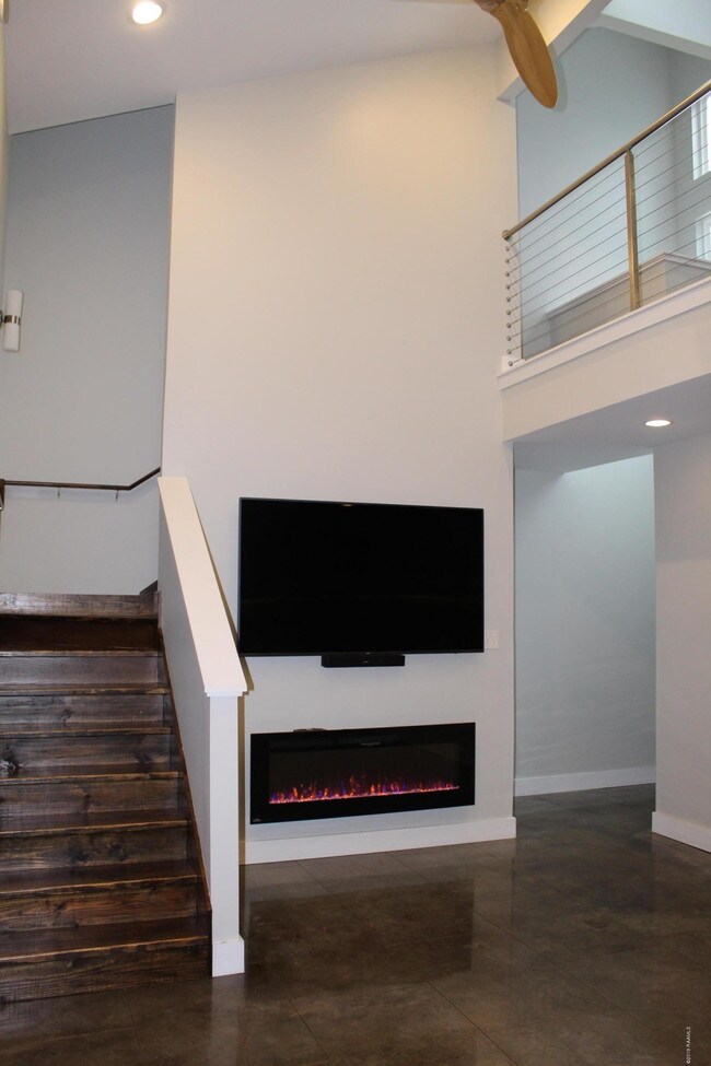 Building Photo - 315 Highland Park Ln