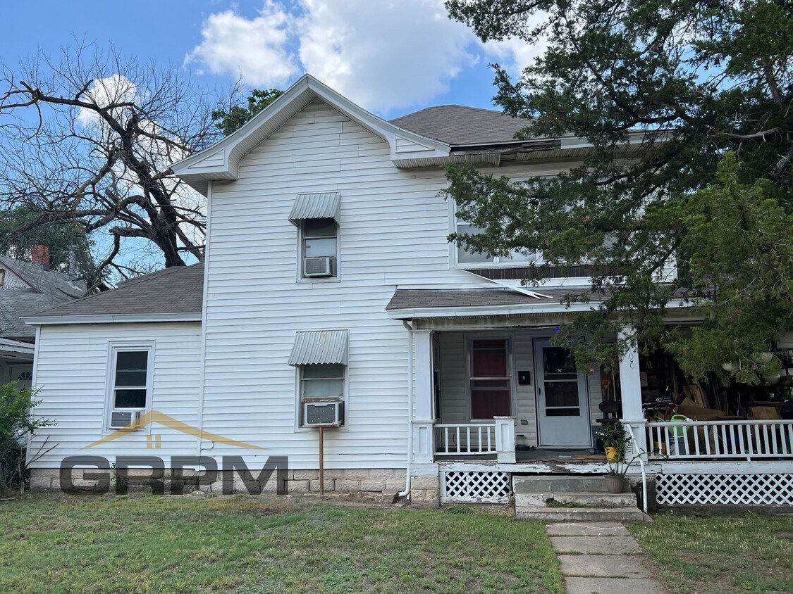 Primary Photo - 100 W 11th Ave