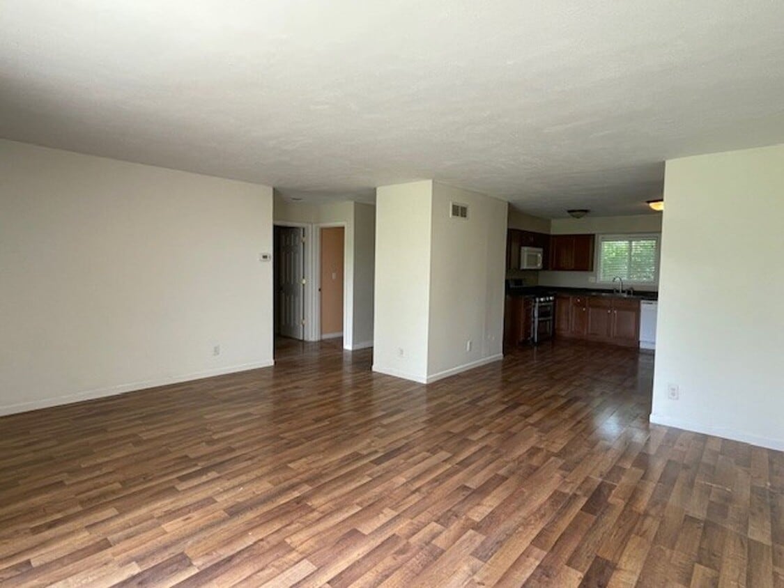 Primary Photo - 2610 Blarney Stone Dr