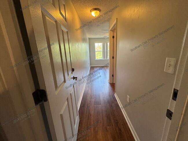 Building Photo - 1123 Harts Ridge Dr
