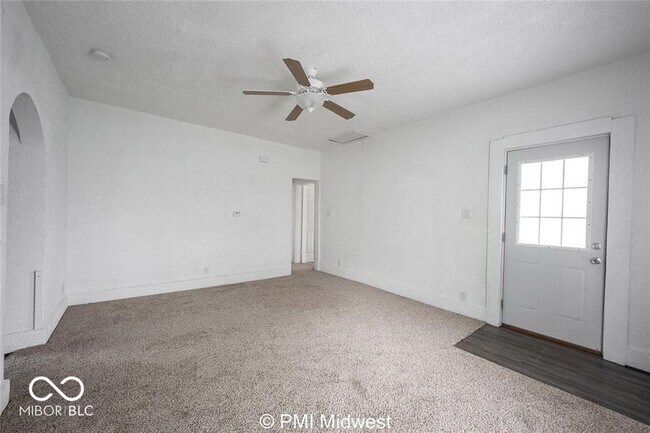 Foto del edificio - 1433 W 5th St