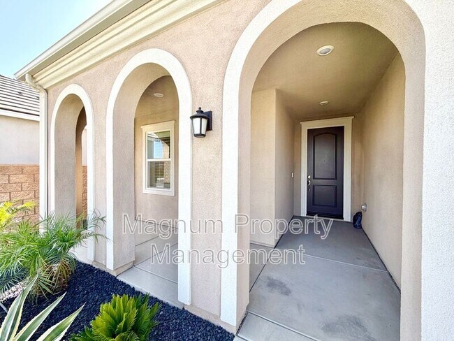 Building Photo - 27460 Big Bend Dr