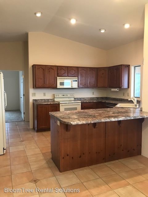Foto del edificio - 587 Yavapai Hills Dr
