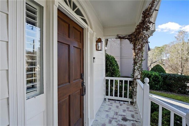 Foto del edificio - 105 Spruell Springs Rd