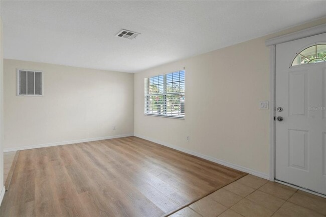 Building Photo - 9740 Lamantin Dr