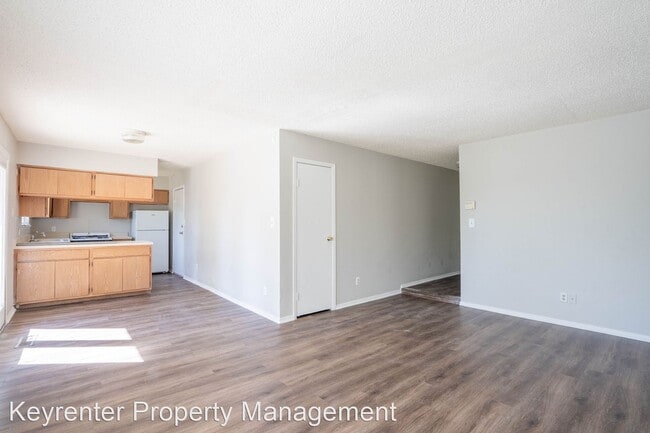 Building Photo - 3 br, 1 bath House - 12946 E 32nd St