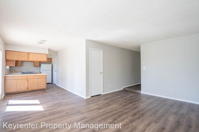Foto del edificio - 3 br, 1 bath House - 12946 E 32nd St