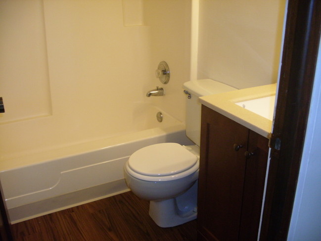 Small 1bd Bath - Harbour Ridge Apartments