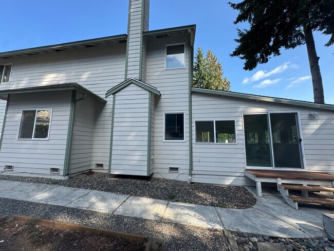 Foto del edificio - HEART OF SILVERDALE - 4BED 3 BATH HOME