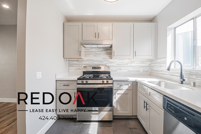 Building Photo - 3146 S Halm Ave