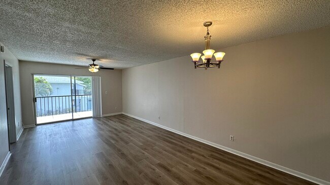 Building Photo - 905 Southridge Rd