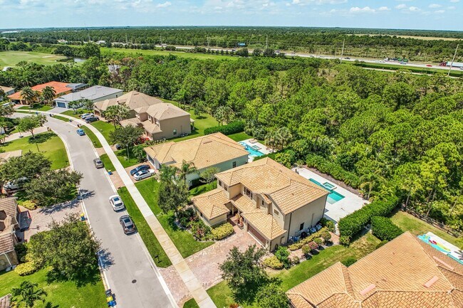 Foto del edificio - 4381 SW Gossamer Cir