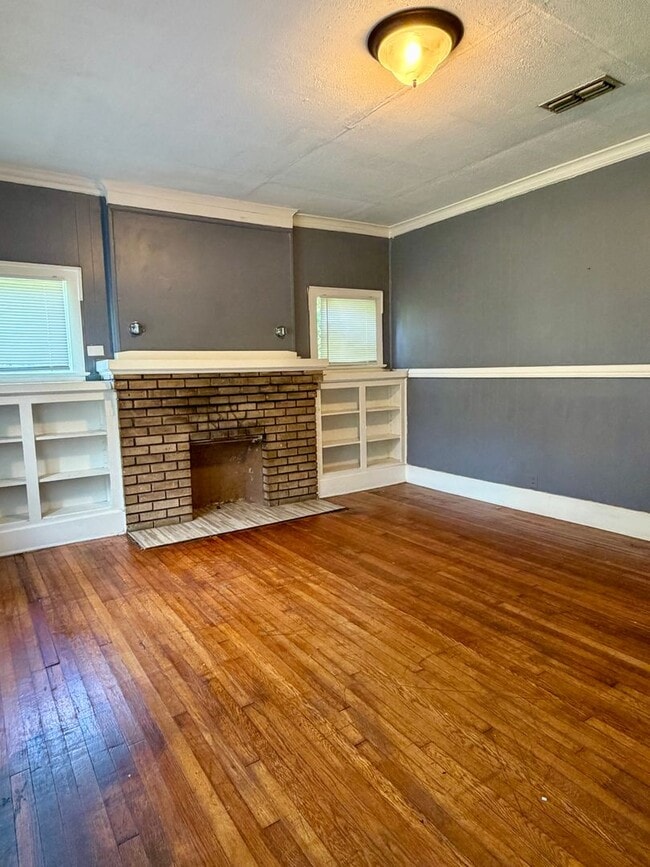 Building Photo - 1348 W Kirby Pl