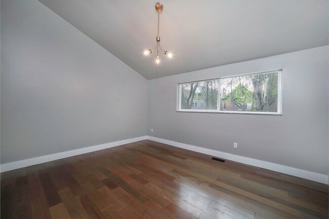 Building Photo - Remodeled 2 bedroom with parking & yard