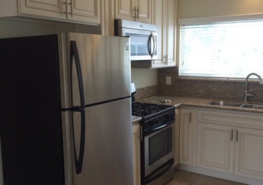 Kitchen - 1927 Artesia Blvd