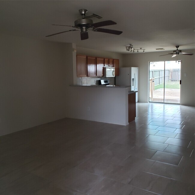 Building Photo - 7863 Maverick Trace Ln