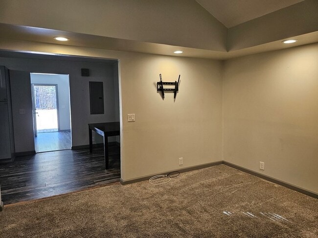 Building Photo - 333 Mace Cannon Rd