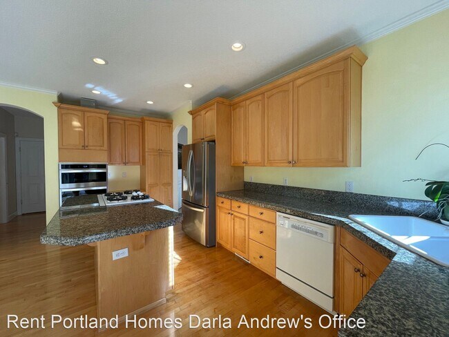Foto del edificio - 3 br, 2.5 bath House - 14618 SE Duke St