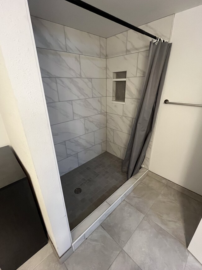 Foto del edificio - 1543 Oak Ct