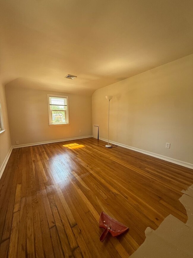 Building Photo - 212 Manheim Ave