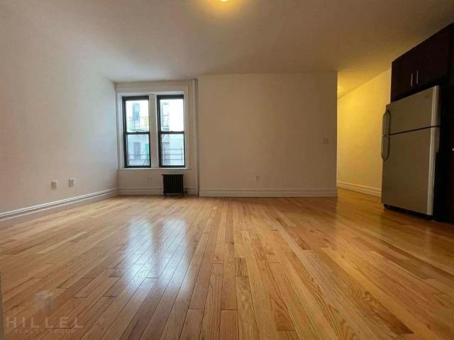 Building Photo - 3 bedroom in ASTORIA NY 11105