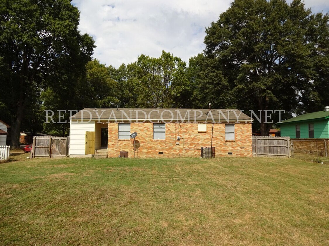 Primary Photo - 1645 Kilarney Ave