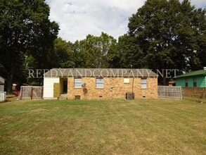 Building Photo - 1645 Kilarney Ave