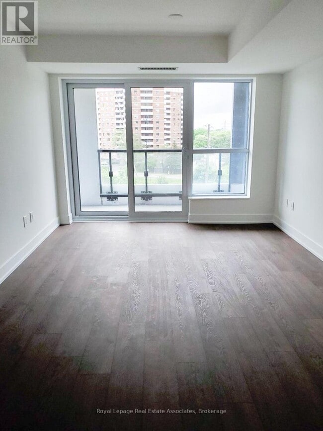 Photo du bâtiment - 5 Mabelle Ave