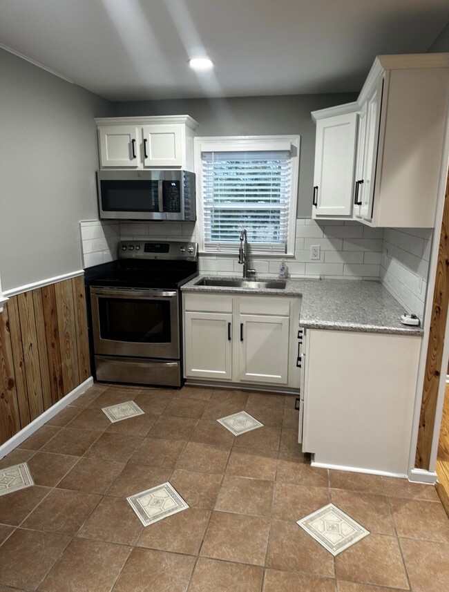 Building Photo - 1294 Landis Ave