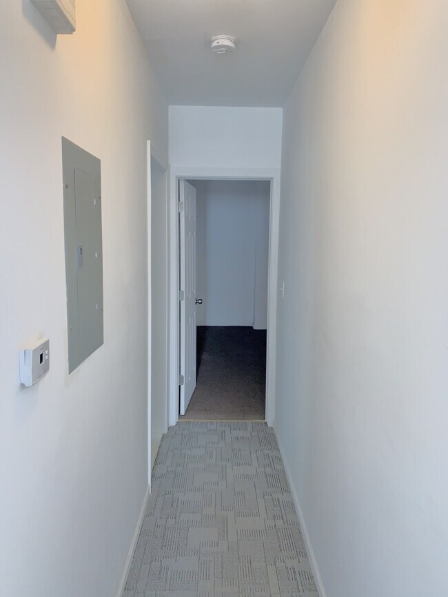 Building Photo - 40 Webster St