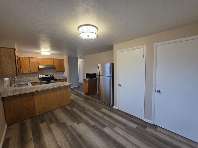 Foto del edificio - 360 Belaire Cir